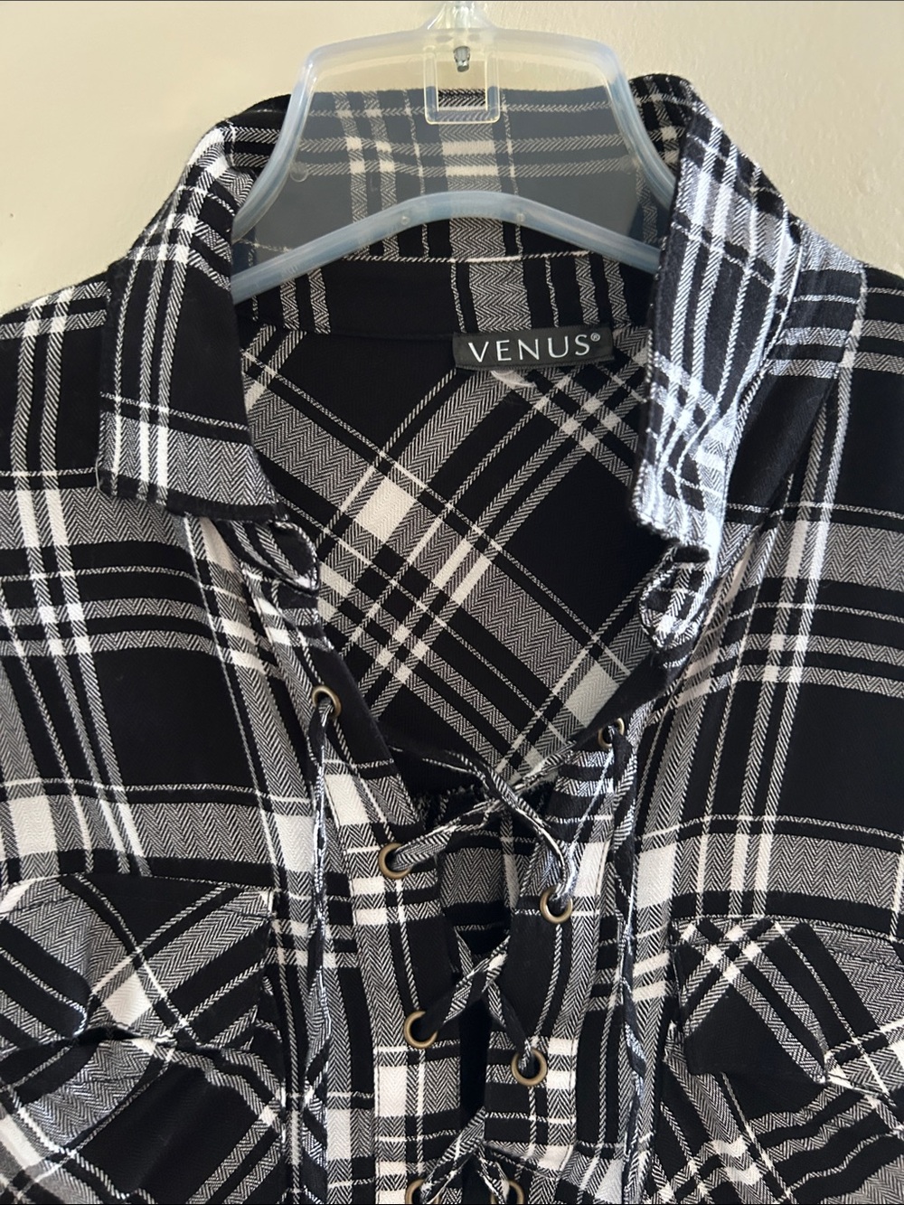 VENUS Black & White Plaid Lace-Up Casual Button Down Shirt
